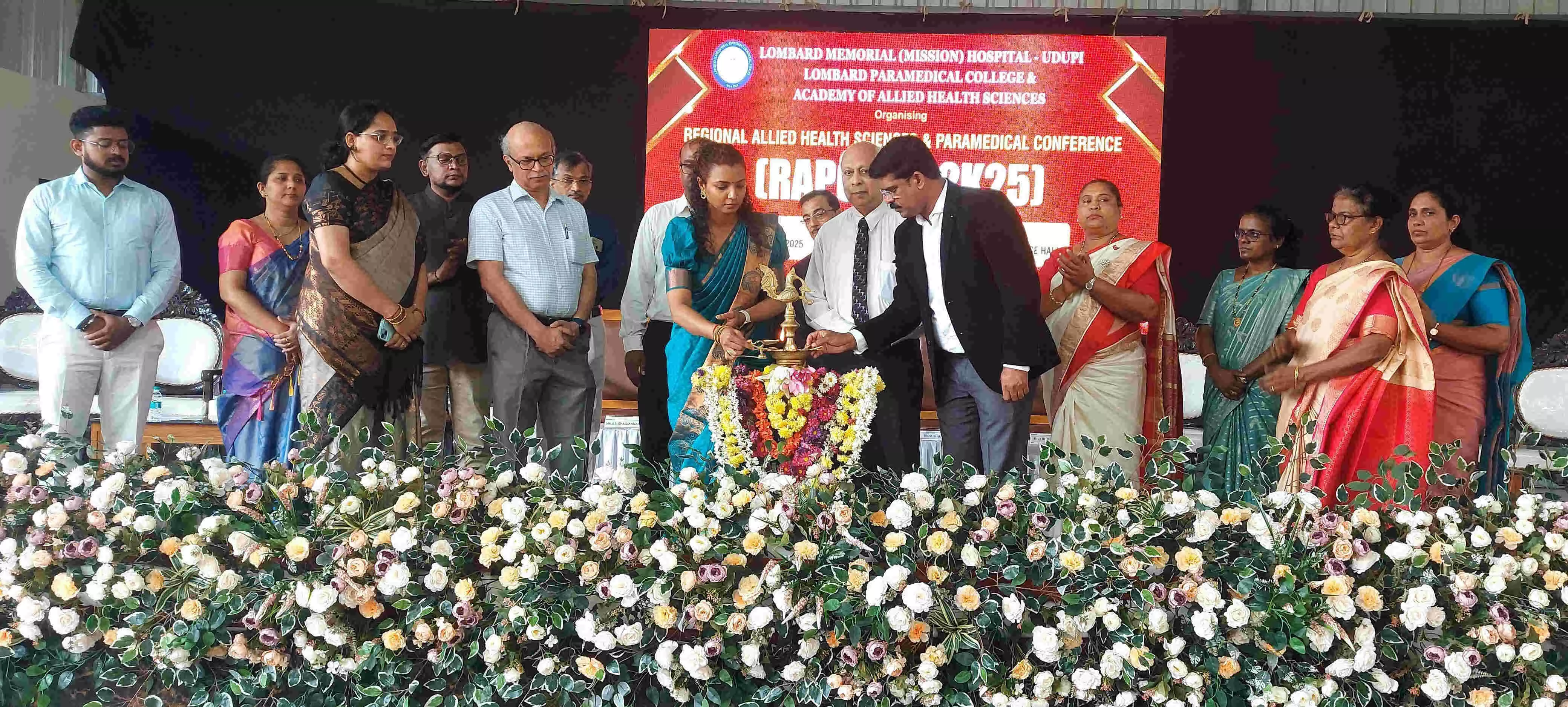 ರೋಗಿಗಳಿಗೆ ನಗುಮುಖದ ಸೇವೆಯಿಂದ ಆತ್ಮವಿಶ್ವಾಸ ತುಂಬಲು ಸಾಧ್ಯ: ಡಾ.ವೈಶಾಲಿ ಶ್ರೀಜಿತ್ ರೋಗಿಗಳಿಗೆ ನಗುಮುಖದ ಸೇವೆಯಿಂದ ಆತ್ಮವಿಶ್ವಾಸ ತುಂಬಲು ಸಾಧ್ಯ: ಡಾ.ವೈಶಾಲಿ ಶ್ರೀಜಿತ್