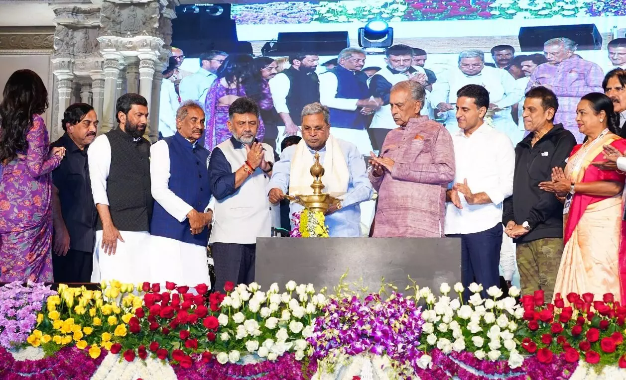 ಮೈಸೂರಿನಲ್ಲಿ ವಿಶ್ವದರ್ಜೆಯ ಫಿಲ್ಮ್ ಸಿಟಿ ನಿರ್ಮಿಸುತ್ತೇವೆ : ಸಿಎಂ ಸಿದ್ದರಾಮಯ್ಯ ಘೋಷಣೆ ಮೈಸೂರಿನಲ್ಲಿ ವಿಶ್ವದರ್ಜೆಯ ಫಿಲ್ಮ್ ಸಿಟಿ ನಿರ್ಮಿಸುತ್ತೇವೆ : ಸಿಎಂ ಸಿದ್ದರಾಮಯ್ಯ ಘೋಷಣೆ