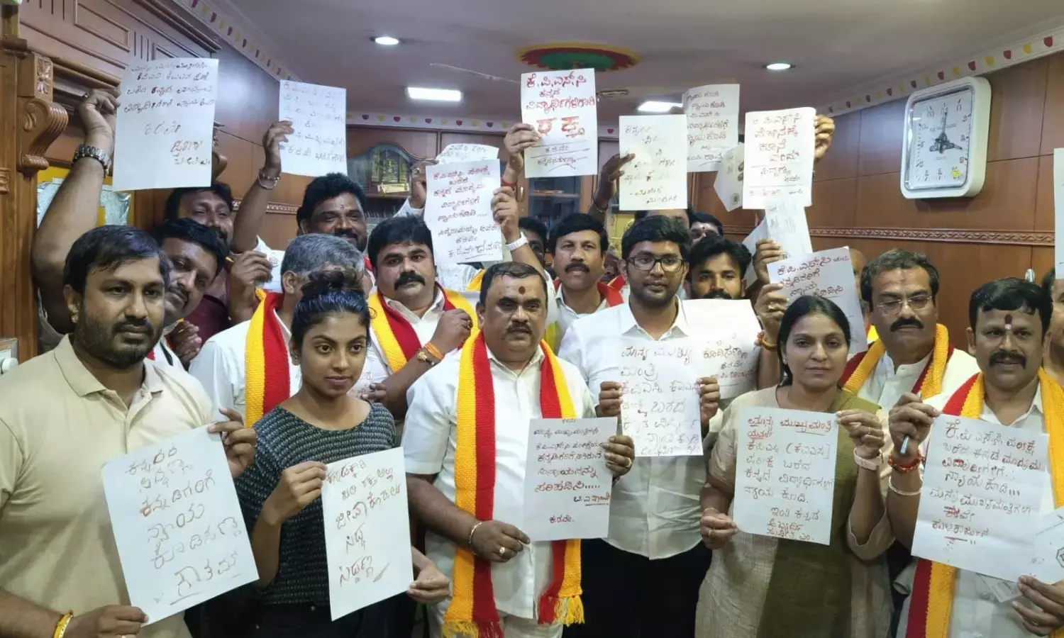 ಕೆಪಿಎಸ್ಸಿ ವಿರುದ್ಧ ಕರವೇಯಿಂದ ‘ರಕ್ತಪತ್ರ ಚಳವಳಿ’ಗೆ ಚಾಲನೆ