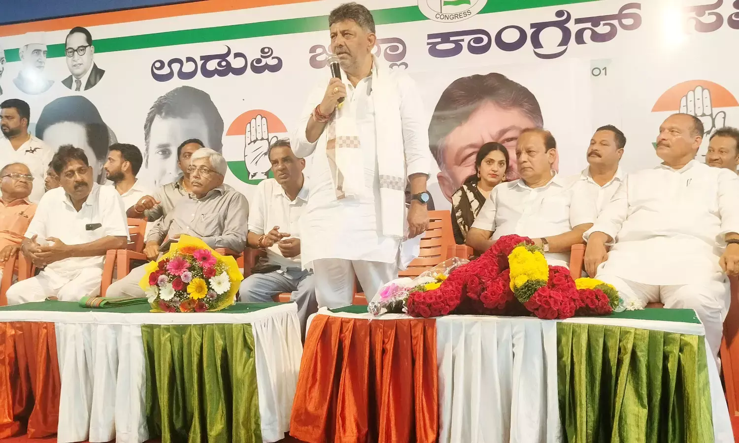 ಕರಾವಳಿಯ ಕಾಂಗ್ರೆಸ್ ಕಾರ್ಯಕರ್ತರಿಗೆ ಸಲಹೆ, ಸೂಚನೆ, ಎಚ್ಚರಿಕೆ ನೀಡಿದ ಡಿ.ಕೆ.ಶಿವಕುಮಾರ್