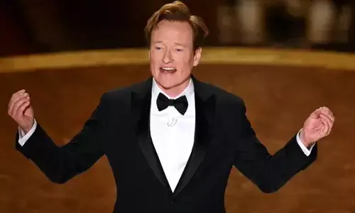 ಹಿಂದಿಯಲ್ಲಿ ಮಾತನಾಡಿ ಗಮನ ಸೆಳೆದ ಆಸ್ಕರ್ ಪ್ರಶಸ್ತಿ ಪ್ರದಾನ ಸಮಾರಂಭದ ನಿರೂಪಕ