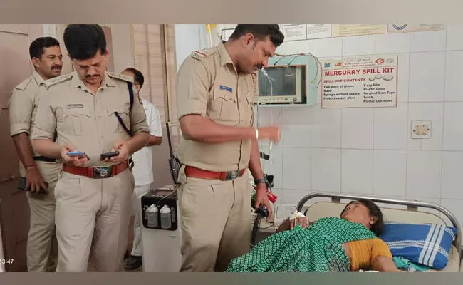 ಕೊಪ್ಪಳ | ಪೊಲೀಸ್ ತರಬೇತಿ ವೇಳೆ ಆಕಸ್ಮಿಕವಾಗಿ ಸಿಡಿದ ಗುಂಡು; ಮಹಿಳೆಗೆ ಗಂಭೀರ ಗಾಯ