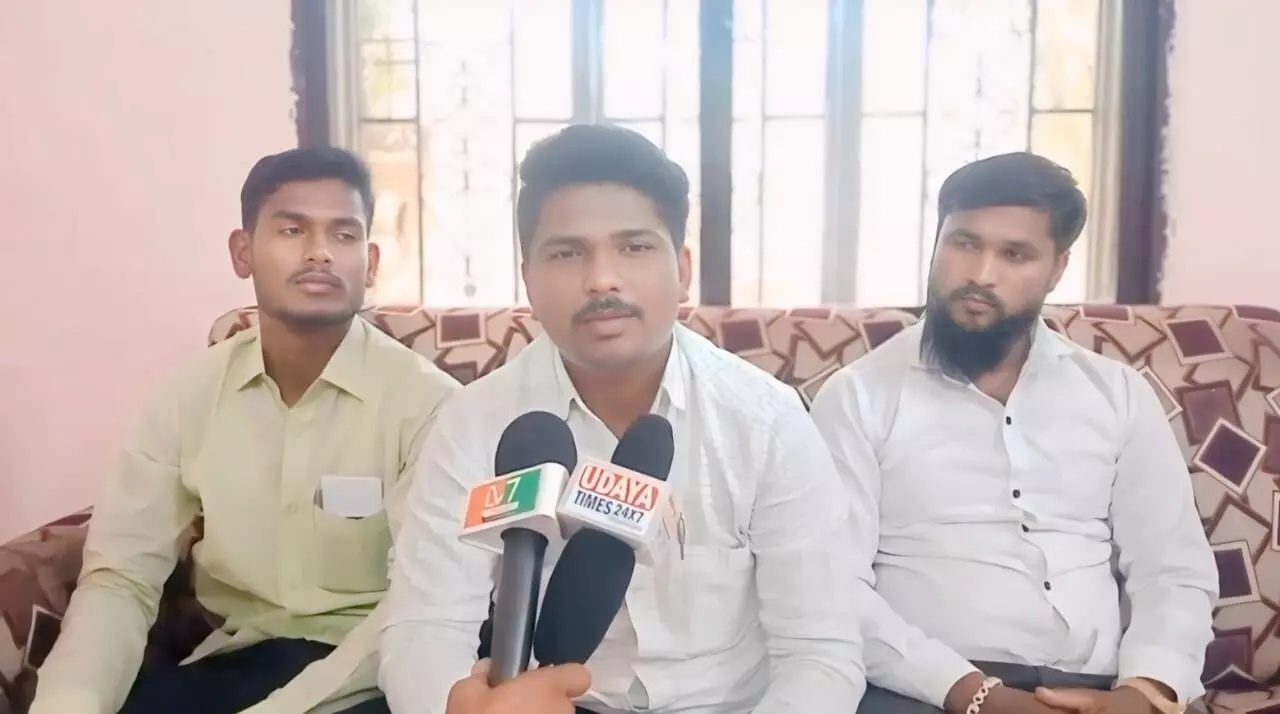 ಕಲಬುರಗಿ | ಸೋನ್ನ ಗ್ರಾಮ ಪಂಚಾಯತ್ನಲ್ಲಿ ನರೇಗಾ ಟೆಂಡರ್ ನಿಯಮ ಉಲ್ಲಂಘನೆ : ಪ್ರಕಾಶ್ ಕಾಂಬಳೆ ಆರೋಪ ಕಲಬುರಗಿ | ಸೋನ್ನ ಗ್ರಾಮ ಪಂಚಾಯತ್ನಲ್ಲಿ ನರೇಗಾ ಟೆಂಡರ್ ನಿಯಮ ಉಲ್ಲಂಘನೆ : ಪ್ರಕಾಶ್ ಕಾಂಬಳೆ ಆರೋಪ