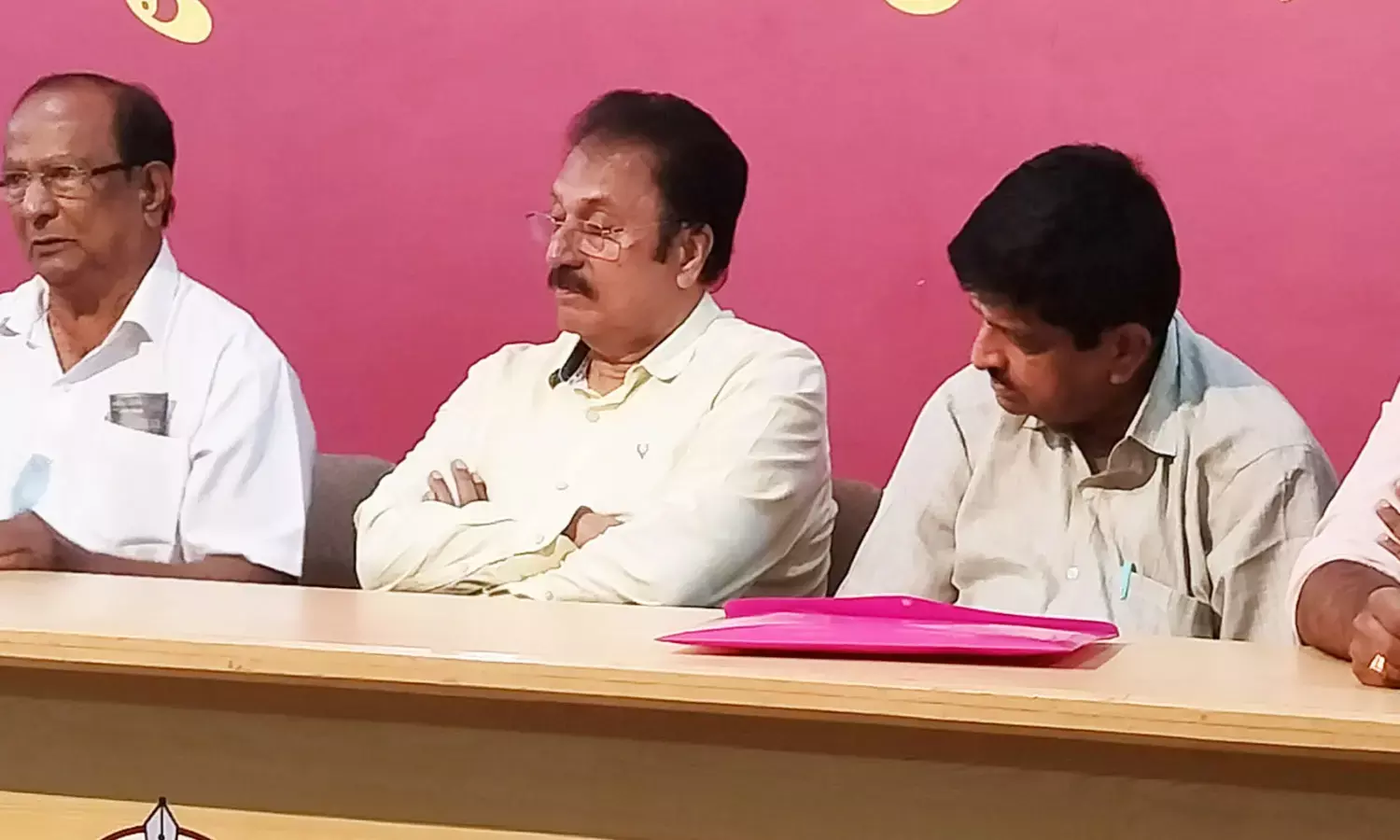 ಆವೆಮಣ್ಣಿಗೆ ಇಲಾಖೆ ಸಮಸ್ಯೆ; ಸ್ಥಗಿತದ ಭೀತಿಯಲ್ಲಿ ಹಂಚು ಕಾರ್ಖಾನೆ