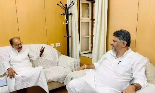 ಸಂಪಾದಕೀಯ | ಉರಿವ ಗಾಯಕ್ಕೆ ಉಪ್ಪು ಸವರಿದ ಮೊಯ್ಲಿ