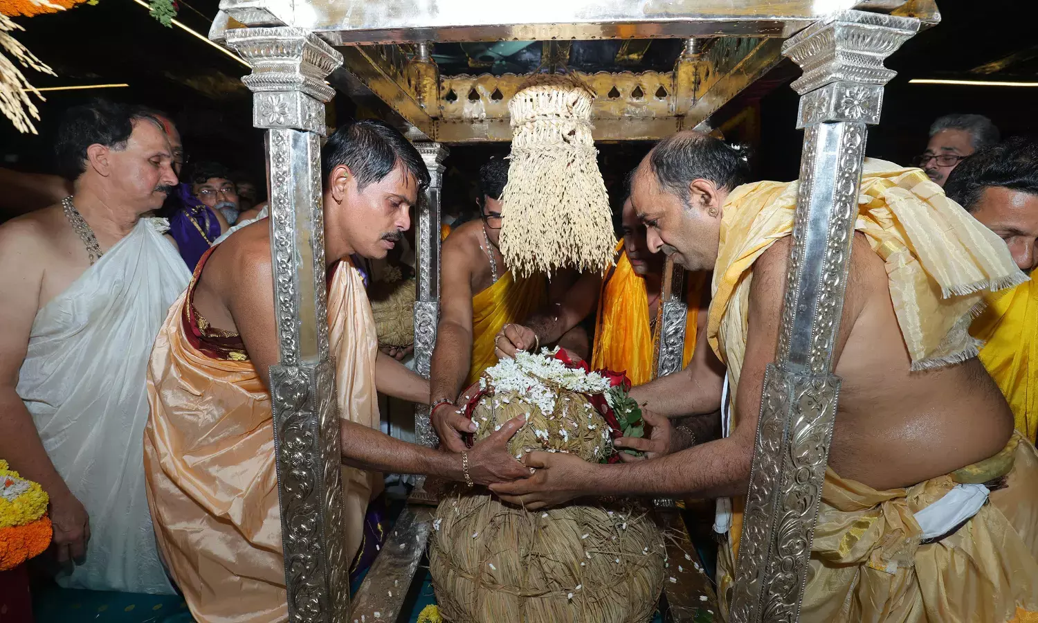 ಶೀರೂರು ಮಠದ ಪರ್ಯಾಯಕ್ಕೆ ಅಕ್ಕಿ ಮುಹೂರ್ತ