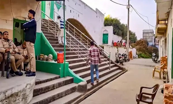 ಹೋಳಿ ಬಣ್ಣಗಳನ್ನು ಬಯಸದ ಮುಸ್ಲಿಮರು ಮನೆಯಲ್ಲಿಯೇ ಇರಬೇಕು: ವಿವಾದ ಸೃಷ್ಟಿಸಿದ ಉತ್ತರ ಪ್ರದೇಶ ಪೋಲಿಸ್ ಅಧಿಕಾರಿ ಹೇಳಿಕೆ