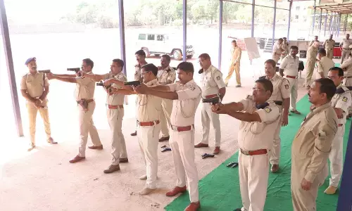 ಬೀದರ್: ಎ ಎಸ್ ಐ, ಎ ಆರ್ ಎಸ್ ಬಿ ಪೊಲೀಸ್ ಅಧಿಕಾರಿಗಳಿಗೆ ಶಸ್ತ್ರಾಸ್ತ್ರ ತರಬೇತಿ