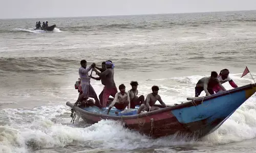 14 ಭಾರತೀಯ ಮೀನುಗಾರರನ್ನು ಬಂಧಿಸಿದ ಶ್ರೀಲಂಕಾ ನೌಕಾಪಡೆ