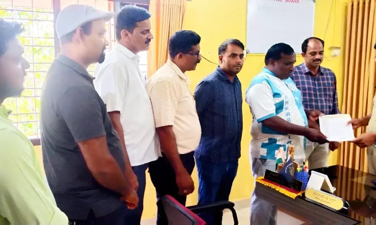 ಅನಧಿಕೃತ ಪತ್ರಕರ್ತರ ವಾಹನಗಳಲ್ಲಿ ಮೀಡಿಯಾ ಸ್ಟಿಕ್ಕರ್ ಬಳಕೆ; ಕ್ರಮಕ್ಕೆ ಎಸ್ಪಿಗೆ ದೂರು