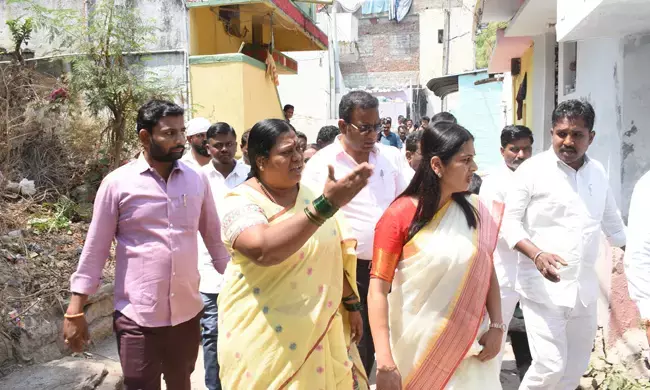 ಯಾದಗಿರಿ | ಪ.ಜಾ, ಪ.ಪಂ ಅಲೆಮಾರಿ ಅಭಿವೃದ್ಧಿ ನಿಗಮದ ಅಧ್ಯಕ್ಷರಿಂದ ನಗರದ ಬಡಾವಣೆಗೆ ಭೇಟಿ, ಸಮಸ್ಯೆಗಳ ಆಲಿಕೆ