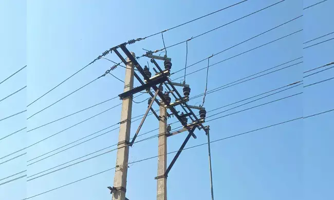 ರಾಯಚೂರು | ವಿದ್ಯುತ್ ಉಪಕೇಂದ್ರ ದುರಸ್ತಿ ಕಾರ್ಯ ವೇಳೆ ಅವಘಡ : ಸಿಬ್ಬಂದಿಗೆ ಗಾಯ