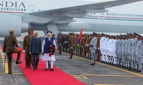 ಮಾರಿಷಸ್​​ಗೆ ಬಂದಿಳಿದ ಪ್ರಧಾನಿ ಮೋದಿಗೆ ಅದ್ಧೂರಿ ಸ್ವಾಗತ; 20ಕ್ಕೂ ಅಧಿಕ ಭಾರತ ಅನುದಾನಿತ ಯೋಜನೆಗಳಿಗೆ ಚಾಲನೆ