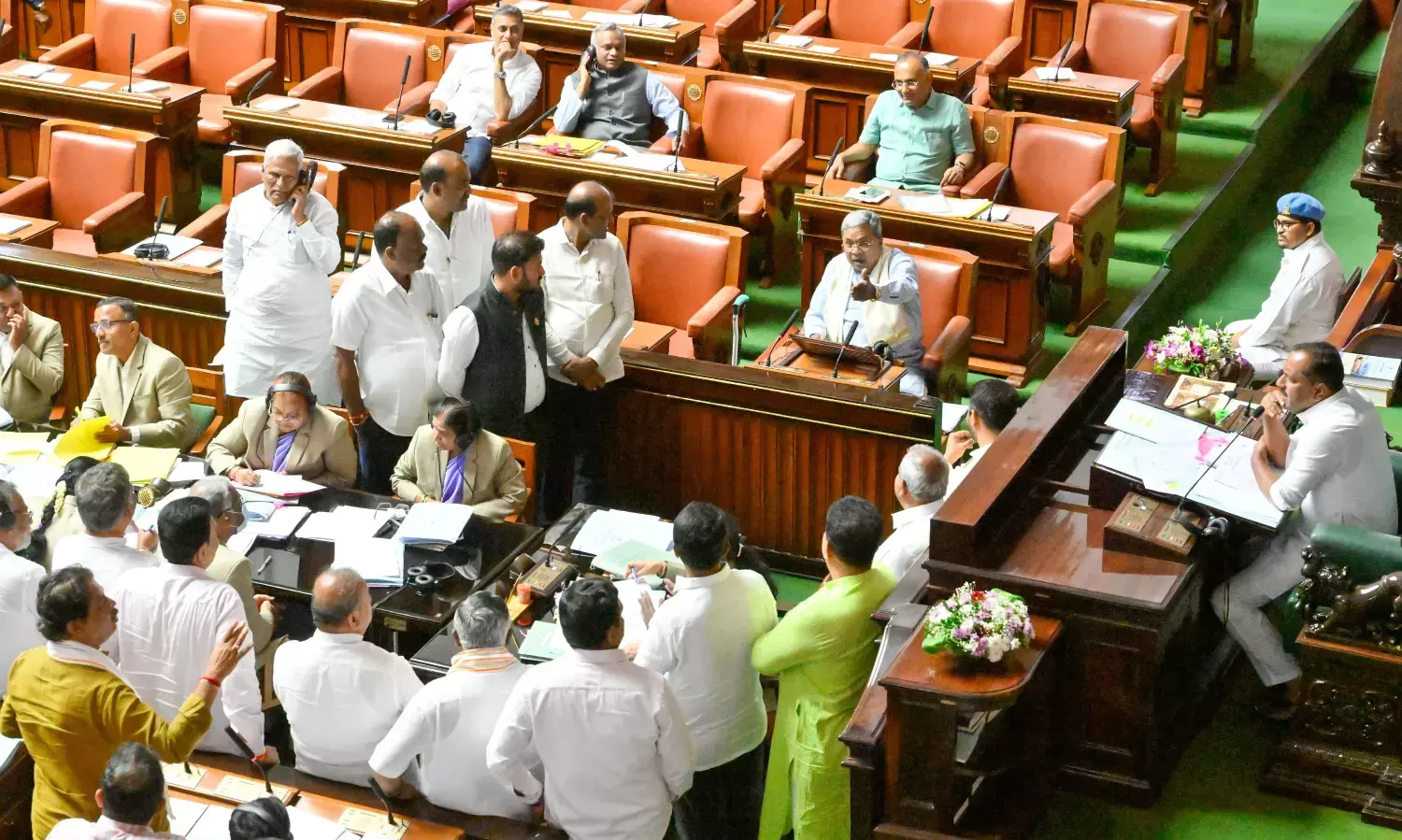 ವಿಧಾನಸಭೆಯಲ್ಲಿ ಎರಡನೇ ದಿನವೂ ಮುಂದುವರೆದ ಗ್ಯಾರೆಂಟಿ ಗದ್ದಲ