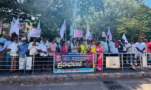 ವಿದ್ಯಾರ್ಥಿ ದಿಗಂತ್ ನಾಪತ್ತೆ ಪ್ರಕರಣಕ್ಕೆ ಮತೀಯ ಬಣ್ಣ ಬಳಿಯಲು ಯತ್ನಿಸಿದ ಕ್ರಮವನ್ನು ವಿರೋಧಿಸಿ ಪ್ರತಿಭಟನೆ