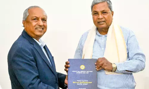 ಗುತ್ತಿಗೆ ಕಾಮಗಾರಿಗಳಲ್ಲಿ ಅವ್ಯವಹಾರ ಪ್ರಕರಣ: ಸಿಎಂಗೆ ತನಿಖಾ ವರದಿ ಸಲ್ಲಿಸಿದ ನ್ಯಾ.ನಾಗಮೋಹನದಾಸ್ ಆಯೋಗ