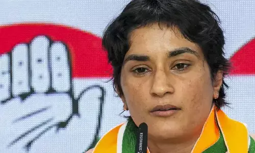 WFI ಮೇಲಿನ ನಿಷೇಧ ರದ್ದು: ಕೇಂದ್ರ ಸರಕಾರದ ನಿರ್ಧಾರಕ್ಕೆ ವಿನೇಶ್ ಫೋಗಟ್ ಆಕ್ಷೇಪ