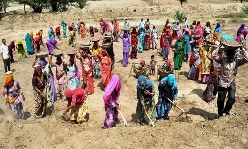 ನರೇಗಾ ಹಣ ಬಿಡುಗಡೆ: ಕೇಂದ್ರದ ವಿಳಂಬವನ್ನು ಬೆಟ್ಟು ಮಾಡಿದ ಸಂಸದೀಯ ಸಮಿತಿ, ವೇತನ ಪರಿಷ್ಕರಣೆಗೆ ಕರೆ