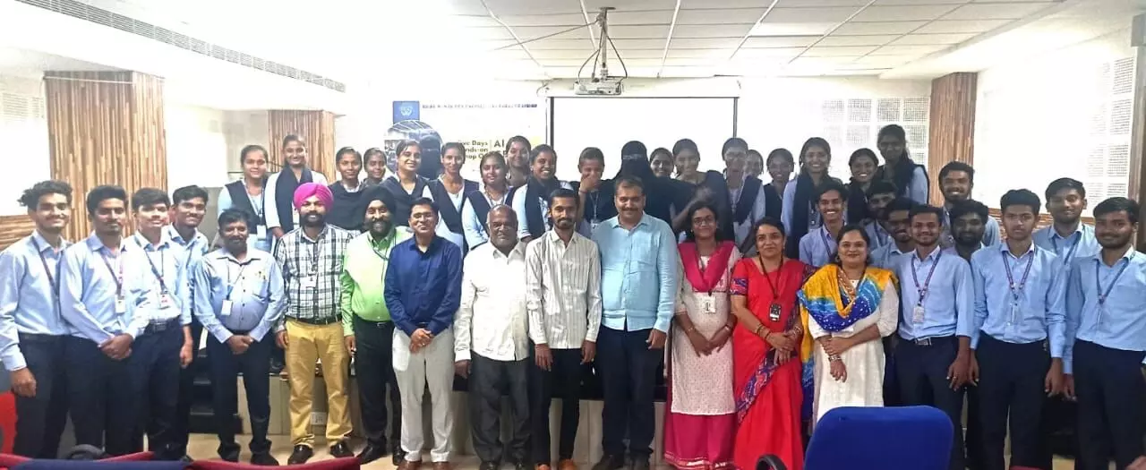 ಕಠಿಣ ಪರಿಶ್ರಮದಿಂದ ವಿದ್ಯಾರ್ಥಿಗಳು ಯಶಸ್ಸು ಸಾಧಿಸುವುದಕ್ಕೆ ಸಾಧ್ಯ : ಸತೀಶ್ ಎಸ್. ಅಂಬೆಸಂಗೆ ಕಠಿಣ ಪರಿಶ್ರಮದಿಂದ ವಿದ್ಯಾರ್ಥಿಗಳು ಯಶಸ್ಸು ಸಾಧಿಸುವುದಕ್ಕೆ ಸಾಧ್ಯ : ಸತೀಶ್ ಎಸ್. ಅಂಬೆಸಂಗೆ