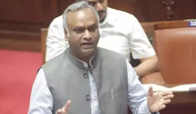 ದಲಿತ, ಕೆಳವರ್ಗದ ಜನರ ಮೇಲೆ ಯಾಕಿಷ್ಟು ಅಸಹನೆ: ಪರಿಷತ್ನಲ್ಲಿ ಪ್ರಿಯಾಂಕ್ ಖರ್ಗೆ ಗರಂ ದಲಿತ, ಕೆಳವರ್ಗದ ಜನರ ಮೇಲೆ ಯಾಕಿಷ್ಟು ಅಸಹನೆ: ಪರಿಷತ್ನಲ್ಲಿ ಪ್ರಿಯಾಂಕ್ ಖರ್ಗೆ ಗರಂ