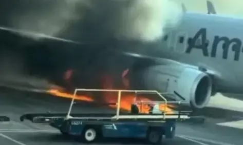 170 ಕ್ಕೂ ಅಧಿಕ ಪ್ರಯಾಣಿಕರಿದ್ದ ಅಮೆರಿಕ ಏರ್‌ಲೈನ್ಸ್ ವಿಮಾನದಲ್ಲಿ ಬೆಂಕಿ ಅವಘಡ