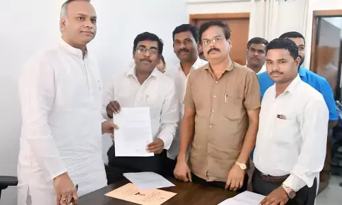 ವಾಡಿ ಪಟ್ಟಣದಲ್ಲಿ ಸರಕಾರಿ ಕಾಲೇಜು ಸ್ಥಾಪಿಸುವಂತೆ ಸಚಿವ ಪ್ರಿಯಾಂಕ್ ಖರ್ಗೆಗೆ ಪತ್ರಕರ್ತರ ಮನವಿ