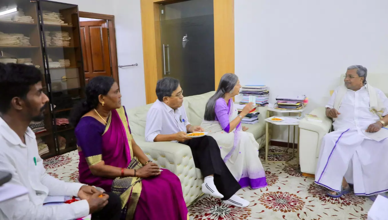 ಬುಡಕಟ್ಟು ಸಮುದಾಯಗಳ ಸ್ಥಿತಿಗತಿ ಕುರಿತು ಚರ್ಚೆ : ಬೃಂದಾ ಕಾರಟ್ ನೇತೃತ್ವದ ನಿಯೋಗದಿಂದ ಮುಖ್ಯಮಂತ್ರಿ ಭೇಟಿ