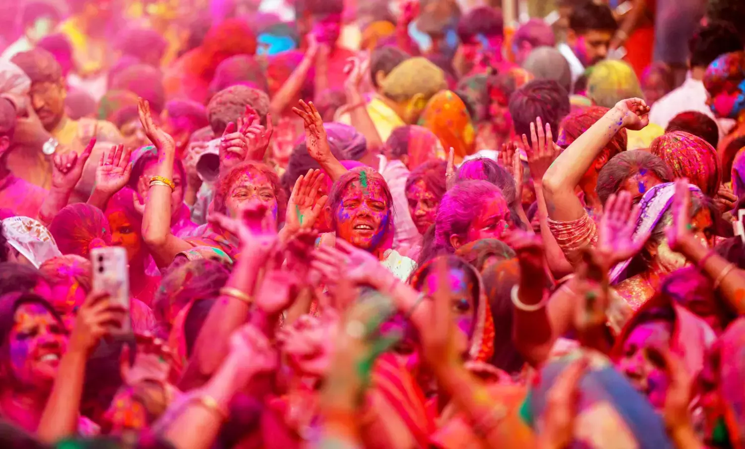 ದೇಶಾದ್ಯಂತ ಹೋಳಿ ಆಚರಣೆ; ಚಿತ್ರಗಳಲ್ಲಿ ನೋಡಿ...