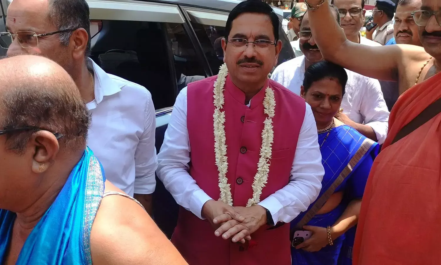 ಅಕ್ರಮ ಚಿನ್ನ ಸಾಗಣೆ ಪ್ರಕರಣ; ಸಂಪೂರ್ಣ ತನಿಖೆ ಸಿಬಿಐಗೆ ಒಪ್ಪಿಸಿ: ಕೇಂದ್ರ ಸಚಿವ ಪ್ರಹ್ಲಾದ್ ಜೋಷಿ