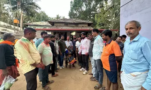 ಶಿರಾಲಿ ಆಟೋ ಚಾಲಕರಿಂದ ಮಾನವೀಯತೆ: ಹೋಳಿ ಹಬ್ಬದಲ್ಲಿ ಸಂಗ್ರಹಿಸಿದ ಹಣ ಕ್ಯಾನ್ಸರ್ ಪೀಡಿತ ಪುಟಾಣಿಗೆ ದೇಣಿಗೆ