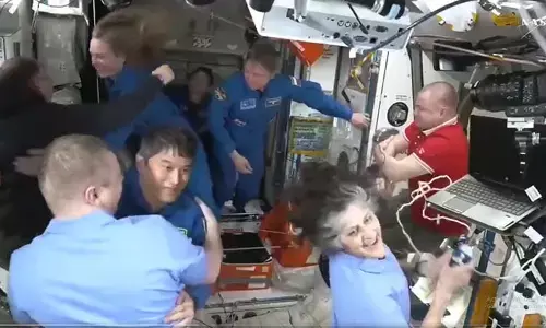 ಅಂತರರಾಷ್ಟ್ರೀಯ ಬಾಹ್ಯಾಕಾಶ ಕೇಂದ್ರದಲ್ಲಿ ಸುನಿತಾ ವಿಲಿಯಮ್ಸ್ ಸಂಭ್ರಮಿಸುವ ಫೋಟೊ ವೈರಲ್