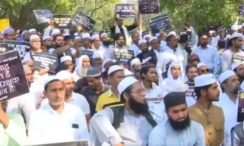 ಮುಸ್ಲಿಮರ ಮೇಲಿನ ನೇರ ದಾಳಿ : ವಕ್ಫ್ ತಿದ್ದುಪಡಿ ಮಸೂದೆ ವಿರೋಧಿಸಿ ಜಂತರ್‌ ಮಂತರ್‌ನಲ್ಲಿ ಅಖಿಲ ಭಾರತ ಮುಸ್ಲಿಂ ವೈಯಕ್ತಿಕ ಕಾನೂನು ಮಂಡಳಿ ಪ್ರತಿಭಟನೆ