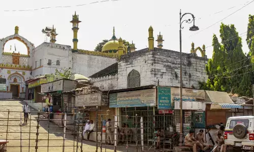 ಇತಿಹಾಸದ ಗೋರಿ ಅಗೆದು ಭವಿಷ್ಯವನ್ನು ದಫನ ಮಾಡಲು ಹೊರಟವರು!