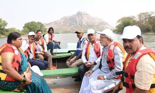 ಯಾದಗಿರಿ | ಲುಂಬಿನಿ ಉದ್ಯಾನವನದ ಕೆರೆಯಲ್ಲಿ ಬೋಟಿಂಗ್ ಗೆ ಚಾಲನೆ