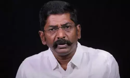 ನೈರ್ಮಲ್ಯ ಕಾರ್ಮಿಕರ ಸಮವಸ್ತ್ರದಲ್ಲಿ ಯುಟ್ಯೂಬರ್ ಮನೆ ಮೇಲೆ ದಾಳಿ ; ಮಲ ಸುರಿದು ಆಕ್ರೋಶ