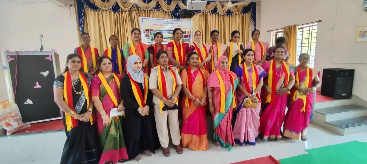 ಕಲಬುರಗಿ | ಮನುವಾದಿ ವ್ಯವಸ್ಥೆ ಹೆಣ್ಣನ್ನು ಅತ್ಯಂತ ಕೀಳಾಗಿ ಕಂಡಿದೆ : ಡಾ.ಇಂದುಮತಿ ಪಾಟೀಲ್ ಕಲಬುರಗಿ | ಮನುವಾದಿ ವ್ಯವಸ್ಥೆ ಹೆಣ್ಣನ್ನು ಅತ್ಯಂತ ಕೀಳಾಗಿ ಕಂಡಿದೆ : ಡಾ.ಇಂದುಮತಿ ಪಾಟೀಲ್