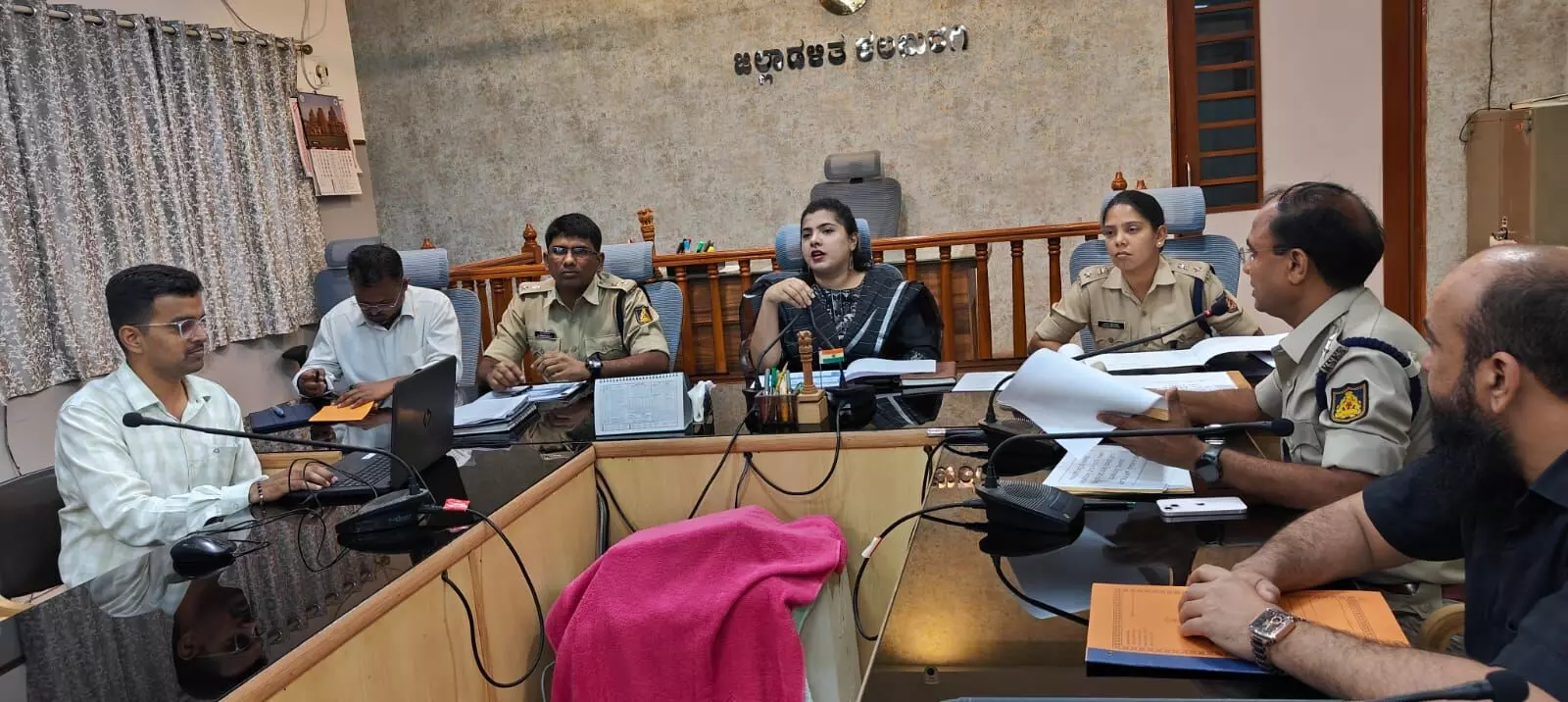 Photo of Metting Photo of Metting