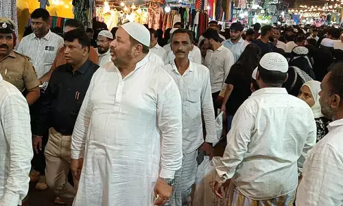 ಭಟ್ಕಳ ರಮಝಾನ್ ಬಜಾರ್‌ಗೆ ಭೇಟಿ ನೀಡಿದ ಪೊಲೀಸ್ ವರಿಷ್ಠಾಧಿಕಾರಿ