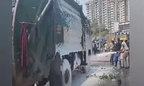 ಬಿಬಿಎಂಪಿ ಕಸದ ಲಾರಿ ಹರಿದು ಬಾಲಕ ಮೃತ್ಯು; ಸಿಟ್ಟಿಗೆದ್ದ ಸ್ಥಳೀಯರಿಂದ ಲಾರಿಗೆ ಬೆಂಕಿ