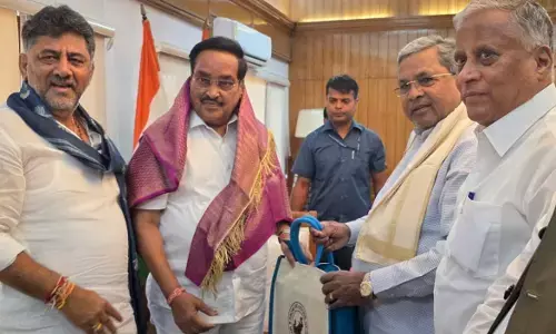 ಕೇಂದ್ರ ಜಲಶಕ್ತಿ ಸಚಿವ ಸಿ.ಆರ್.ಪಾಟೀಲ್‍ರನ್ನು ಭೇಟಿಯಾದ ಸಿಎಂ ಸಿದ್ದರಾಮಯ್ಯ