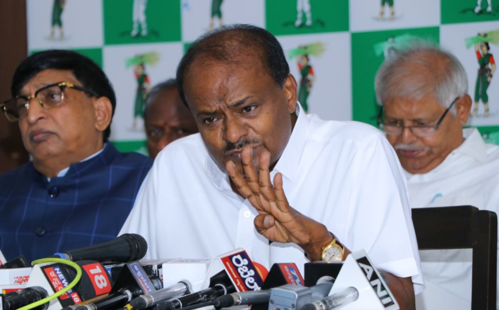 ಮುಡಾ ಪ್ರಕರಣ | 15 ಸೈಟು ಡಿನೋಟಿಫೈ ಮಾಡಿ ಎಂದು ಅರ್ಜಿ ಕೊಟ್ಟಿದ್ದೇ ಸಿಎಂ ಭಾಮೈದ: ಎಚ್‌ಡಿಕೆ ಆರೋಪ