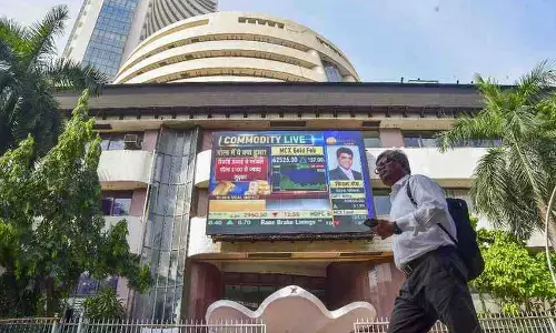 ಷೇರು ಮಾರುಕಟ್ಟೆಯಲ್ಲಿ ತಲ್ಲಣ ಸೃಷ್ಟಿಸಿದ ಟ್ರಂಪ್ ಪ್ರತಿಸುಂಕ : ಸೆನ್ಸೆಕ್ಸ್, ನಿಫ್ಟಿ ಭಾರೀ ಕುಸಿತ