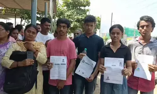 ಪವನ್ ಕಲ್ಯಾಣ್‌ಗೆ ಝೀರೋ ಟ್ರಾಫಿಕ್ ಕಲ್ಪಿಸಿದ್ದರಿಂದ ಜೆಇಇ ಪ್ರವೇಶ ಪರೀಕ್ಷೆ ತಪ್ಪಿದೆ : ವಿದ್ಯಾರ್ಥಿಗಳಿಂದ ಆರೋಪ