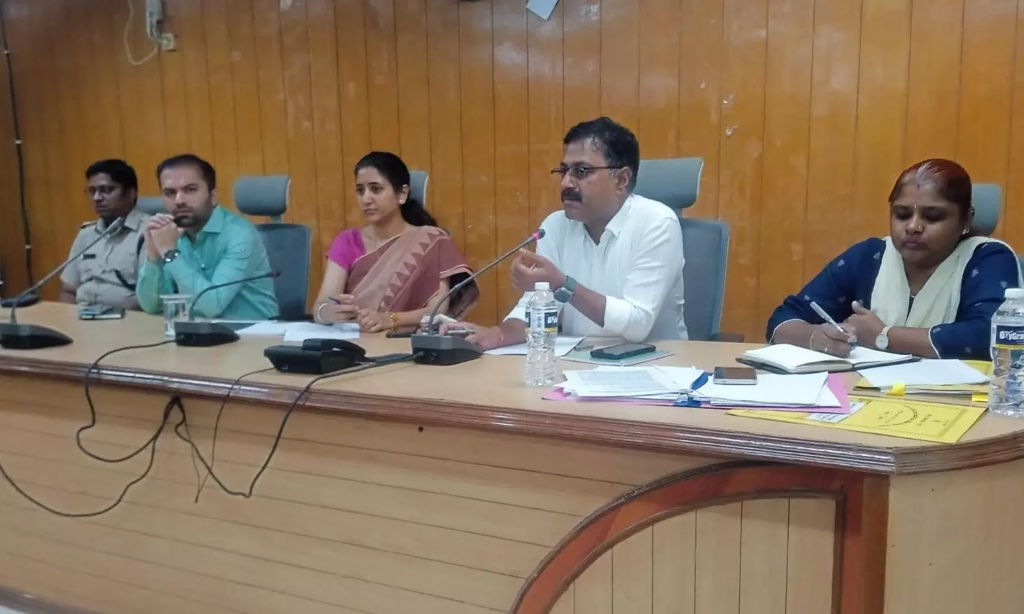 Photo of Metting Photo of Metting