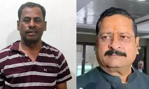 ರಾಯಚೂರು | ಶ್ರೀರಾಮಸೇನೆ ಕಾರ್ಯಕ್ರಮದಲ್ಲಿ ಶಾಸಕ ಯತ್ನಾಳ್ ಮಾತನಾಡುತ್ತಿದ್ದ ವೇಳೆ ಮಾರಕಾಯುಧದೊಂದಿಗೆ ವೇದಿಕೆಗೆ ನುಗ್ಗಿದ ವ್ಯಕ್ತಿ