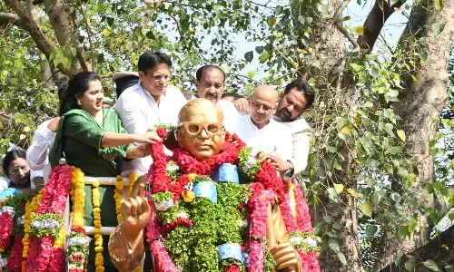 ಸಚಿವ ಶರಣ ಪ್ರಕಾಶ್ ಪಾಟೀಲ್‌ರಿಂದ ಡಾ.ಅಂಬೇಡ್ಕರ್ ಪ್ರತಿಮೆಗೆ ಮಾಲಾರ್ಪಣೆ
