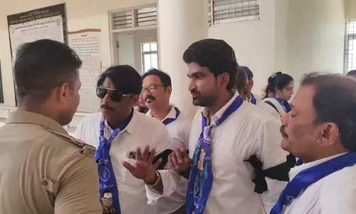 ಭಟ್ಕಳ: ಅಂಬೇಡ್ಕರ್ ಜಯಂತಿ ಕಾರ್ಯಕ್ರಮದ ವೇಳೆ ದಲಿತ ಮುಖಂಡು ಮತ್ತು ತಹಶೀಲ್ದಾರ್ ನಡುವೆ ವಾಗ್ವಾದ