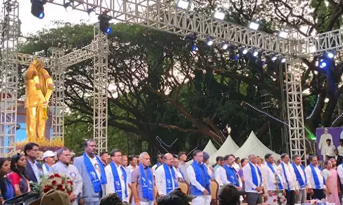 ತುಮಕೂರು: ಡಾ. ಬಿ.ಆರ್.ಅಂಬೇಡ್ಕರ್ ಅವರ 12 ಅಡಿ ಎತ್ತರದ ಕಂಚಿನ ಪ್ರತಿಮೆ ಅನಾವರಣ