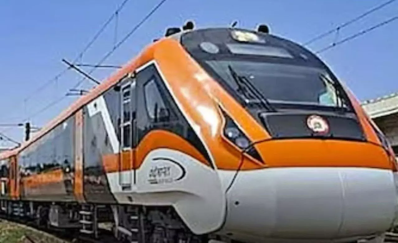 ವರ್ಷಾಂತ್ಯಕ್ಕೆ ಮಂಗಳೂರು-ತಿರುವನಂತಪುರ ವಂದೇ ಭಾರತ್ ರೈಲು ಆರಂಭ ವರ್ಷಾಂತ್ಯಕ್ಕೆ ಮಂಗಳೂರು-ತಿರುವನಂತಪುರ ವಂದೇ ಭಾರತ್ ರೈಲು ಆರಂಭ