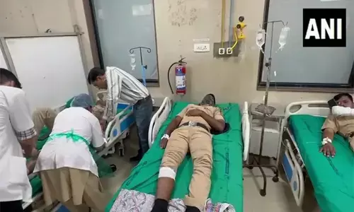 ಮಹಾರಾಷ್ಟ್ರ: ದರ್ಗಾ ನೆಲಸಮ ಕಾರ್ಯಾಚರಣೆ ಘರ್ಷಣೆಯಲ್ಲಿ 21 ಪೊಲೀಸರಿಗೆ ಗಾಯ